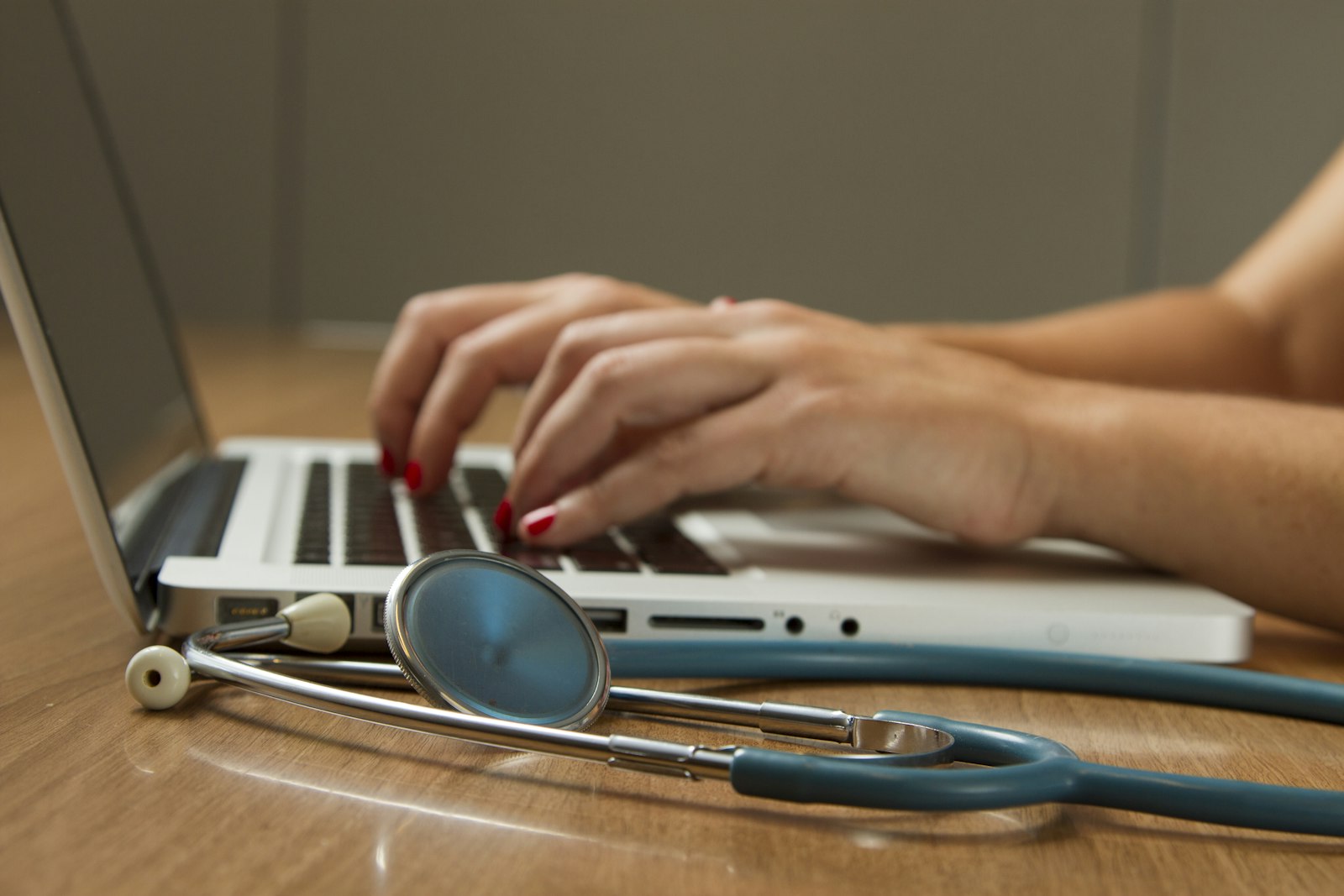 Vision Healthcare ICU and nurse care